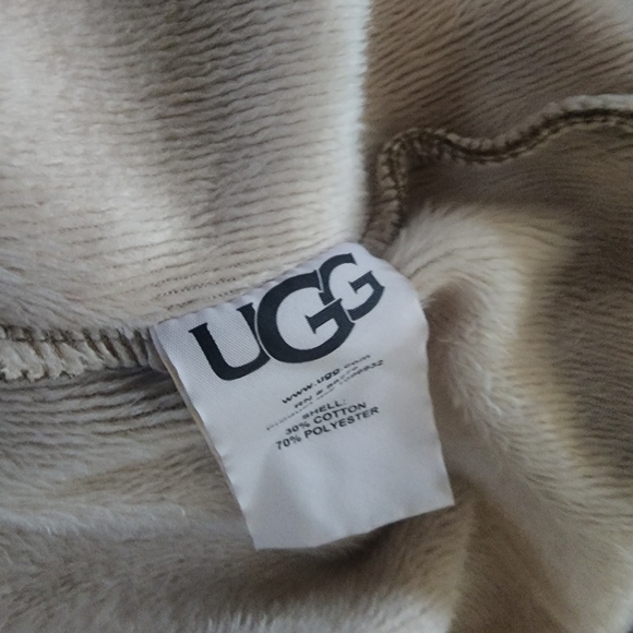 Robe ugg - Picture 2 of 5